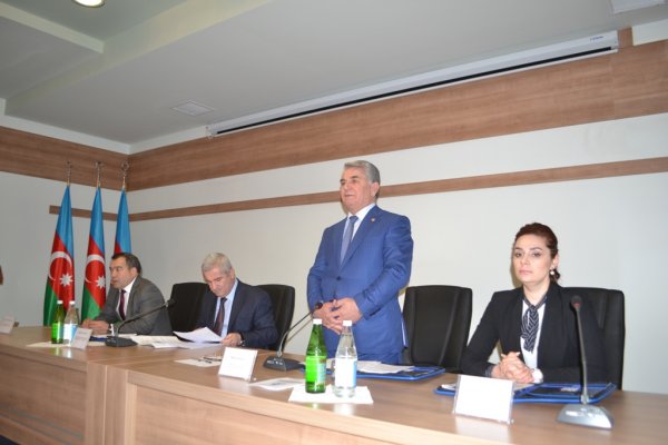 Biləsuvar rayonunda 2015-ci ilin sosial-iqtisadi inkişafının yekunları və qarşıda duran vəzifələrə həsr olunmuş hesabat yığıncağı keçirildi.