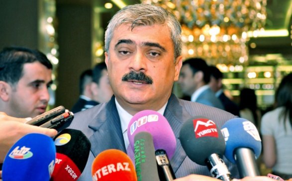 Mahmudov dövlətə hücum edir Mahmudov dövlətə hücum edir