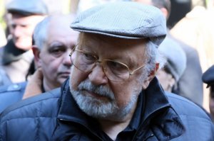 Rüstəm İbrahimbəyov Bakıdan getdi