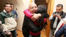 Azad edilən məhbuslar ölkədə vəziyyətin müzakirəsinə toplaşıb