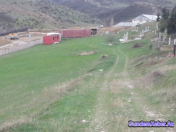 Ağstafanın Köhnəqışlaq kənd qəbirsanlığında məktəb