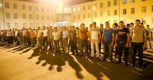 Azərbaycanda əsgərlik yaşı dəyişdirilir - Yeni qanun qəbul olunur