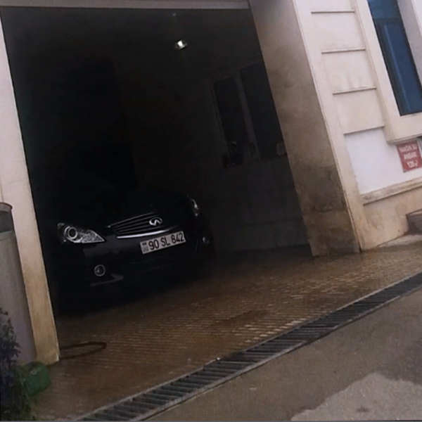 Xaləddin İsgəndərov icra hakimiyyətinin həyətində “moyka” açıb - REPORTAJ, FOTOLAR