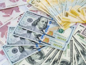 Dolların bu günə olan məzənnəsi — Manat xeyli bahalaşdı