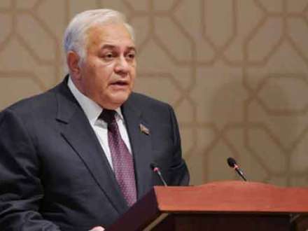 Oqtay Əsədov: “İclasa tələsərkən avtomobiliniz saxlanılsa və cərimələnsəniz, o cəriməni mən verərəm”