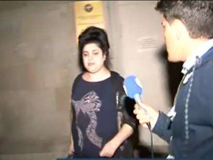 Bakıda sərxoş qadın sürücü polisi təhqir etdi (VİDEO)