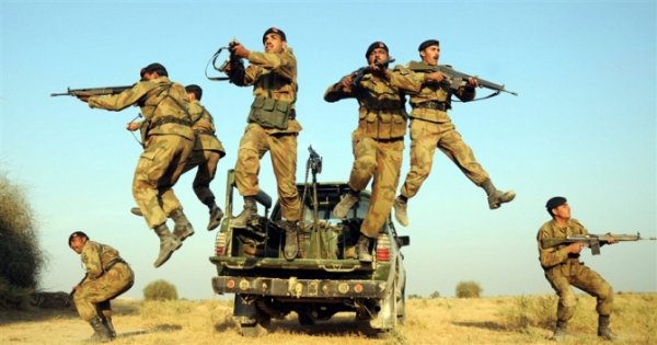 Pakistan Qarabağ üçün 100 minlik qoşunu hazır vəziyyətə gətirdi