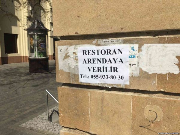 Bakının mərkəzində son aylar bağlanan dükanlar- [Fotolar]