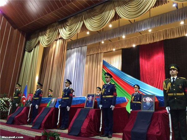 Şəhid pilotlarımız və polkovnik-leytenant dəfn edildi (Fotolar)