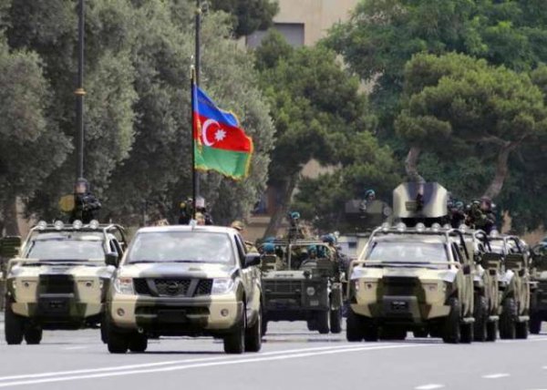 Şəhidlərin dəfnində insan seli — Fotolar