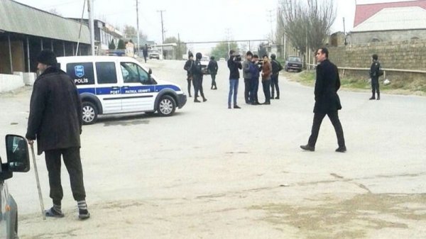 Atasına 8 bıçaq zərbəsi vuran yeniyetmə azadlığa buraxıldı
