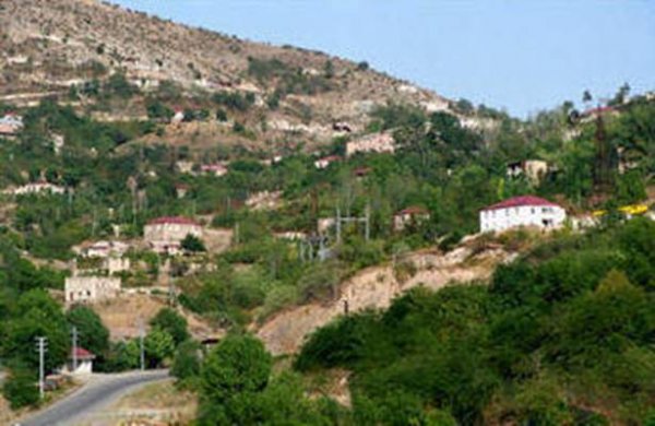 Laçın rayon Şeylanlı kənd sakini Xudayarov Baxşeyiş Salyan oğlu tərfindən “Gündəm Xəbər” qəzeti redaksiyasına daxil olan şikayət məktubunu oxucularımıza və aidiyyəti qurumlara təqdim edirik.