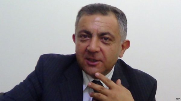 “Sarkisiyan daha çox baş nazir Medvedevə, Robert Köçəriyan isə prezident Putinə bağlı şəxsdir”