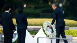 Obama Xirosimaya baş çəkdi