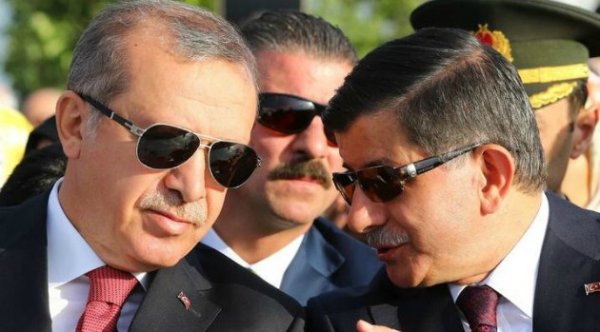 Ərdoğan Davudoğlunu niyə “vurdu”?