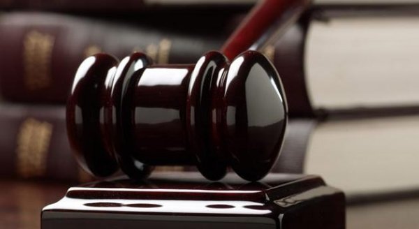 Qəza törədən 65 yaşlı kişi hakimləri ittiham etdi