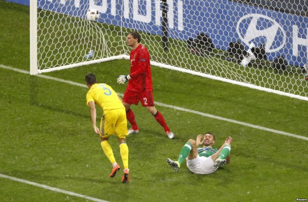 Ukrayna-Şimali İrlandiya-0:2 (İkinci hissə)