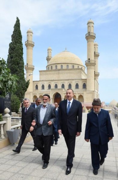 Prezident İlham Əliyev Nardarandakı "Rəhimə Xanım" məscid-ziyarətgah kompleksi ilə tanış olub - FOTO