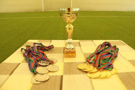 Yoldaşlıq Futbolu