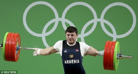 Erməni idmançının qolu belə sındı — FOTOLAR