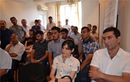 Rauf Arifoğlu İctimai Fikir Akademiyasının qonağı oldu: 'Bizdə siyasilərin mətbuatla davranış kültürü yoxdur' Rauf Arifoğlu İctimai Fikir Akademiyasının qonağı oldu: 'Bizdə siyasilərin mətbuatla davranış kültürü yoxdur'