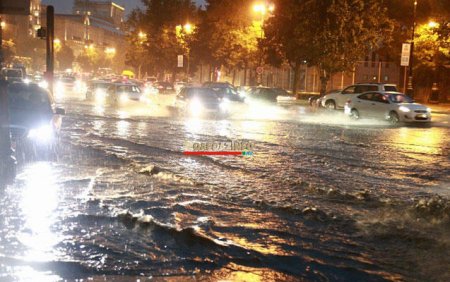 Üzən Bakı... - FOTO Üzən Bakı... - FOTO