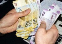 Dövriyyədəki manatı yenə azaldırlar
