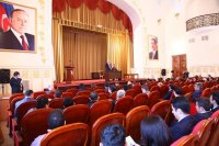 Rəis müavini rəsmi icazə verilən tədbiri pozdu