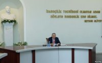 Ramiz Mehdiyev məmurları tənqid edir, hicablı qızlardan, «İslam Dövləti»ndən danışır