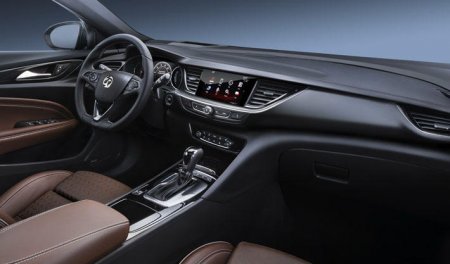 Opel hetçbek Insignia təqdim etdi - FOTO