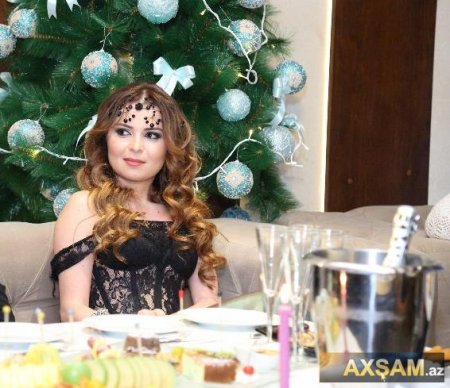 Sevda transparan koftada - fotolar
