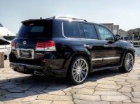 Qara “Lexus”lu icra nümayəndəsi