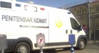 Bakıda dustaq aparan zirehli mikroavtobus məktəb şagirdini vurub