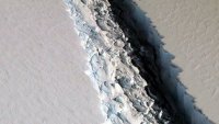 NASA Antaktidada yüz kilometrlik çat aşkarladı