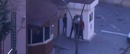  Türkiyədə növbəti terror - polis idarəsinə silahlı hücum olub, ölən var - YENİLƏNİB (FOTO - VİDEO)