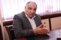 “Abutalıbovu ciddiyə almayın, gülün…”