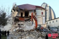 Bakıda bir gecəyə sökülən otelin sirri açıldı