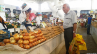 6 manatlıq soğanı 4 manata satmalısan