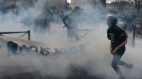 Paris etirazları: Polis tələbələrə qarşı göz yaşardıcı qazdan istifadə edib