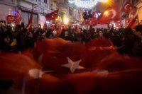 HOLLANDİYADA türklərə qarşı POLİS VƏHŞİLİYİ! 