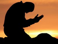Başqalarının işlərinin düyününü açana, Allah hər nə istəsə verər