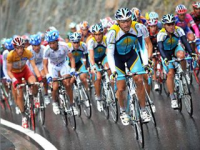 Almaniyada avtomobil velosipedçilərə çırpılıb, 4 nəfər yaralanıb