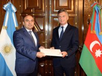Rəşad Aslanov etimadnaməsini Argentina prezidentinə təqdim etdi