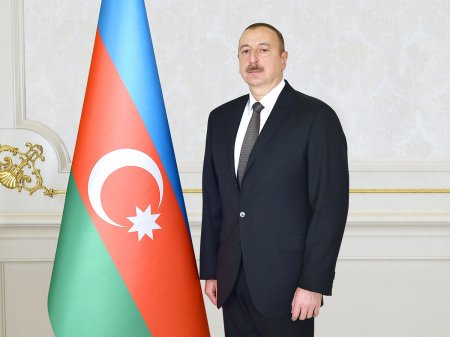 Prezident İlham Əliyev Bibiheybətdə bərpa edilmiş nadir quyunun vəziyyəti ilə tanış olub