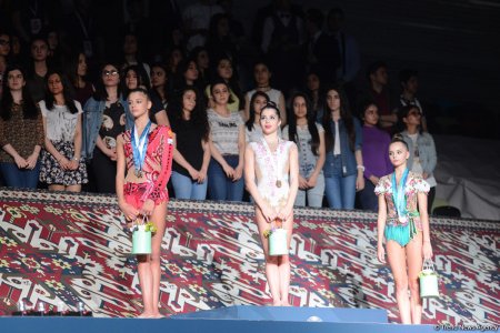 Bakıda bədii gimnastika üzrə Dünya Kubokunun fərdi çıxışlar üzrə qalibləri mükafatlandırılıb