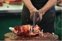 At və eşşək kəsib satan tutuldu