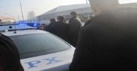 Bakıda heç belə şey olmamışdı! yol polislərinin üstünıə taxta ilə hücum çəkib...