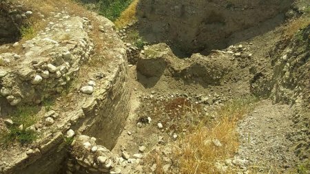 Məşhur şairin yatdığı zindan - Əməkdaşımız Azərbaycanın Quantanamosından yazır/ FOTOLAR
