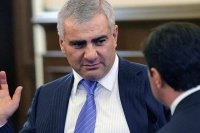 Erməni oliqarx “İzvestiya”nın binasını aldı, Vahid Ələkbərovla şərik oldu