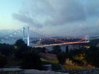 Bayrağımızın rəngləri İstanbul boğazından bərq vurur